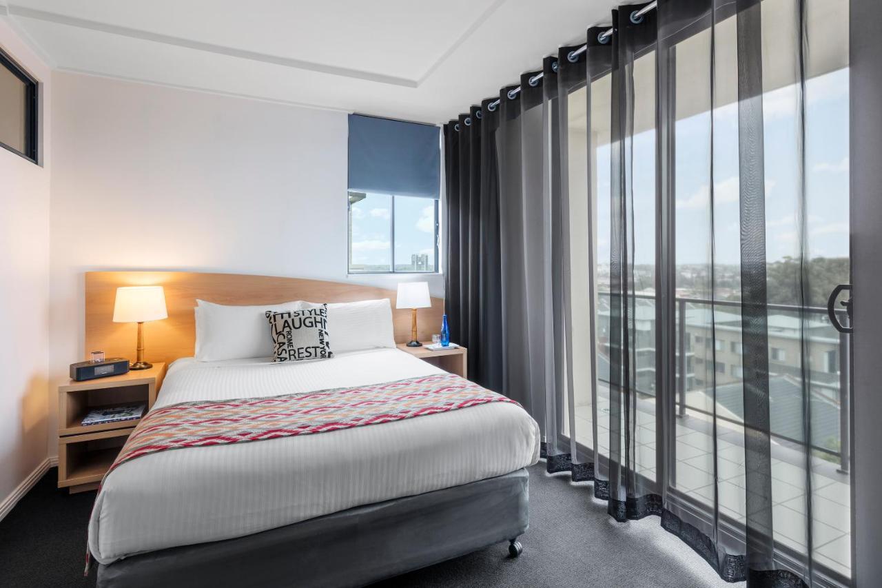 Nesuto Parramatta Aparthotel Сидни Стая снимка